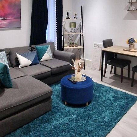 Strood Home-Sleeps 6-Great For Groups & Families Rochester (Kent) Eksteriør bilde