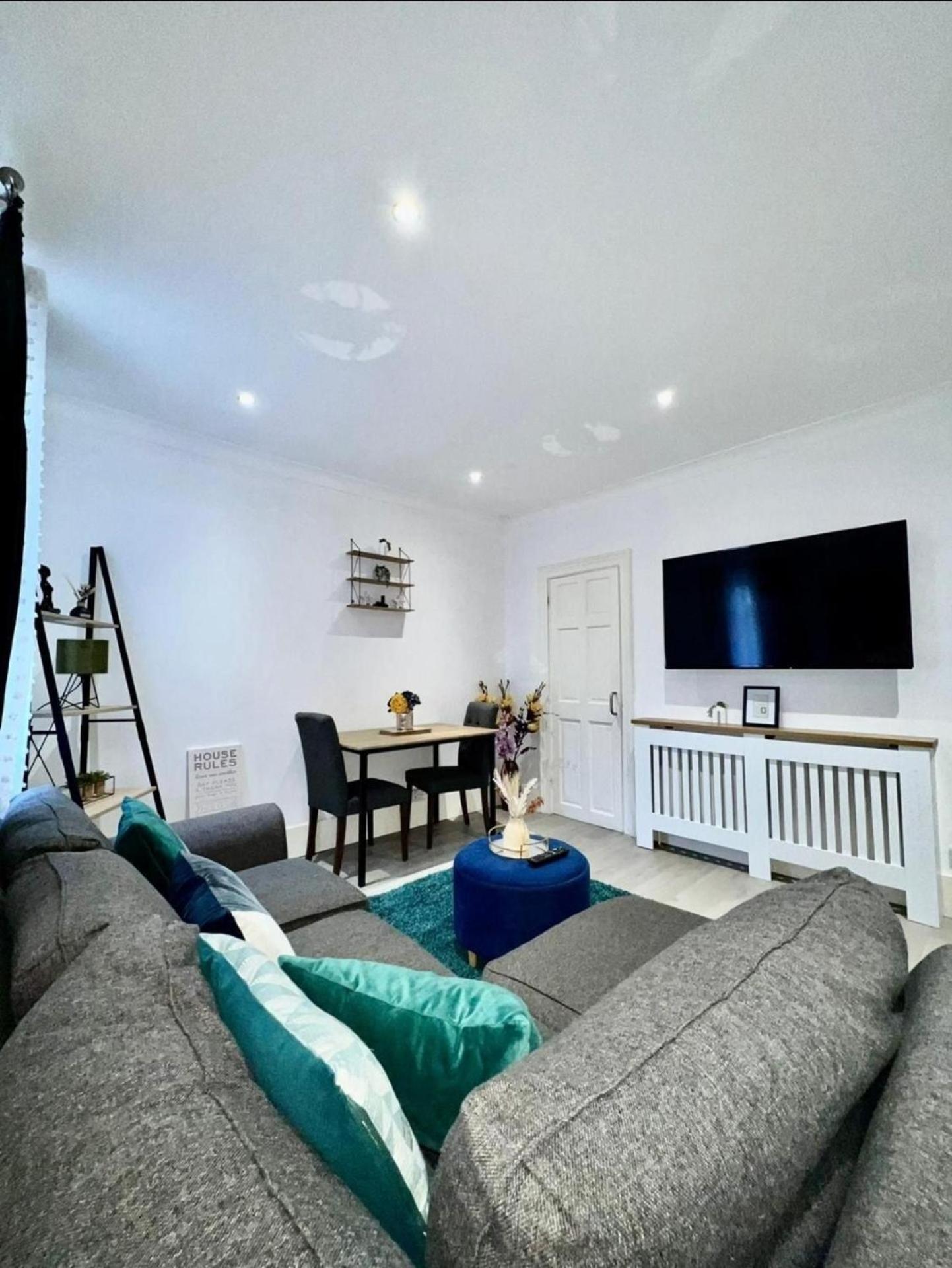 Strood Home-Sleeps 6-Great For Groups & Families Rochester (Kent) Eksteriør bilde